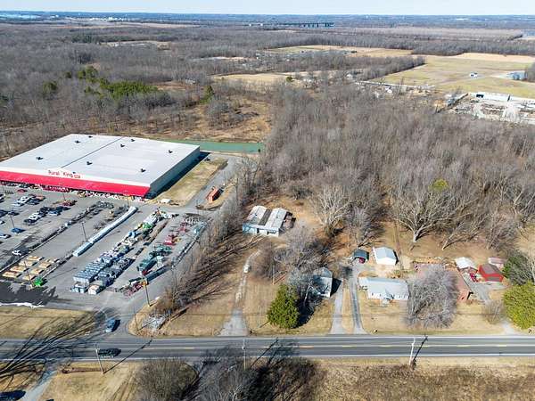 5.25 Acres of Improved Commercial Land for Lease in Paducah, Kentucky