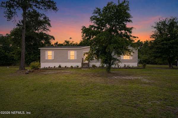 6.55 Acres of Land with Home for Sale in Jasper, Florida