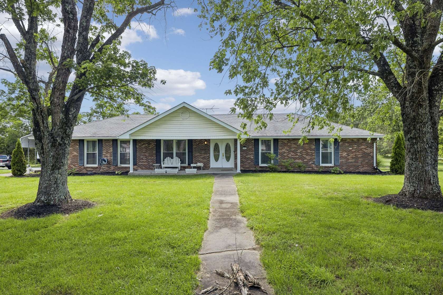 6 Acres of Land with Home for Auction in Lebanon, Tennessee
