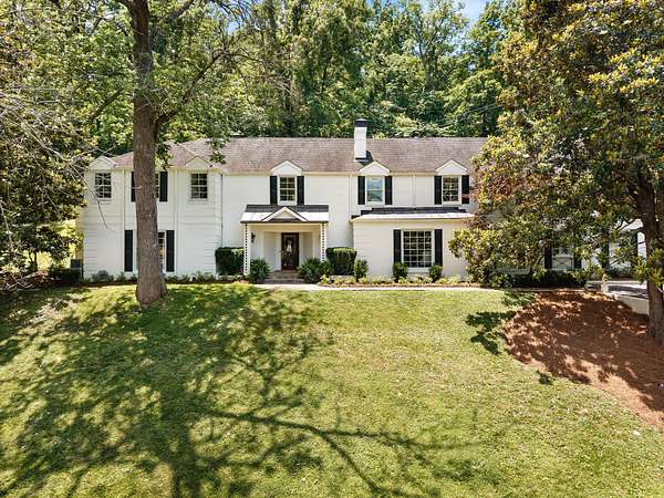 2.77 Acres of Land with Home for Sale in Nashville, Tennessee