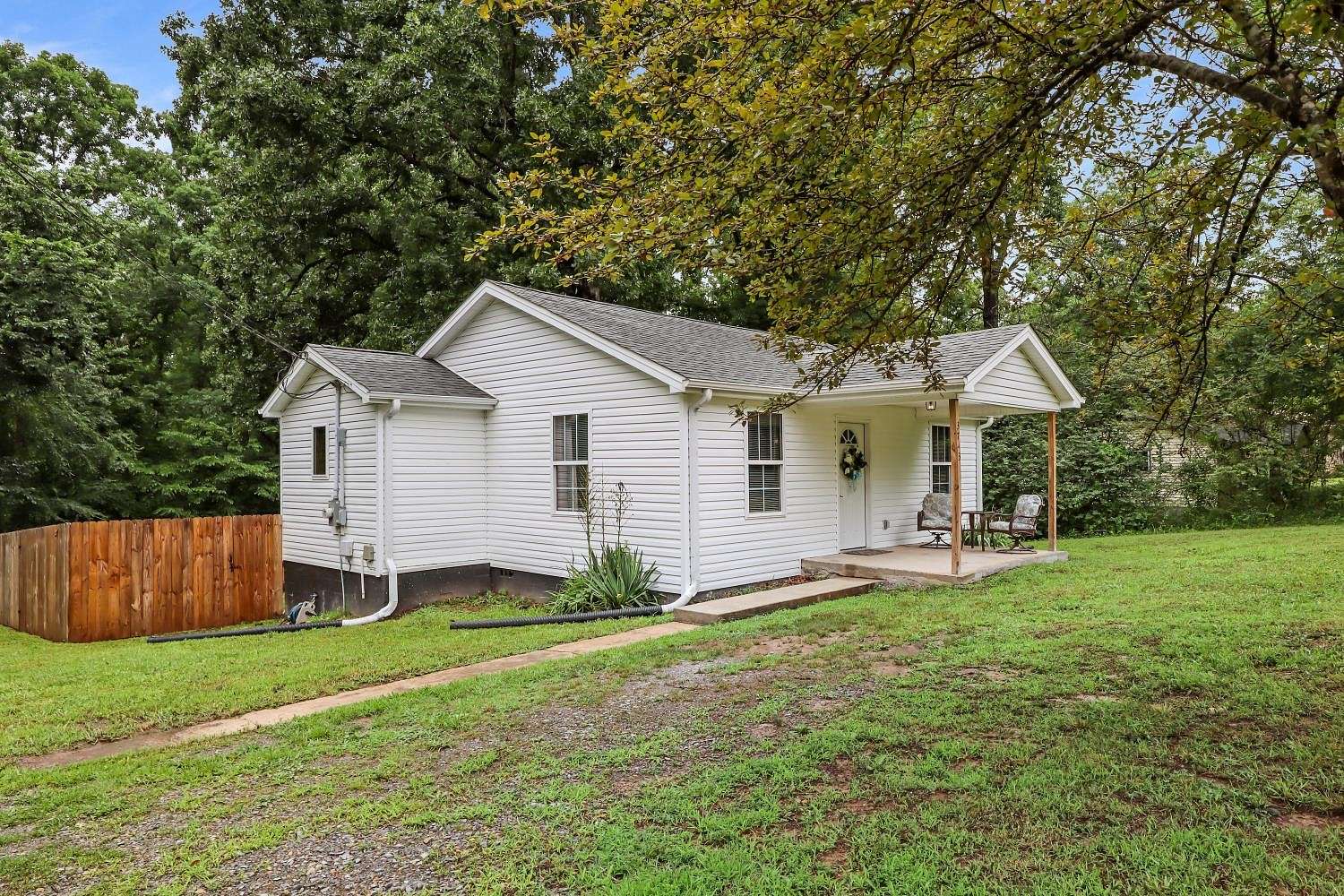 1.5 Acres of Land with Home for Sale in Centerville, Tennessee