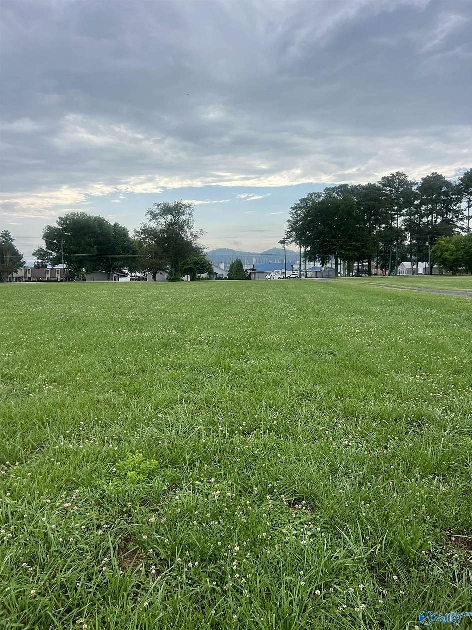 1 Acre of Residential Land for Sale in Guntersville, Alabama