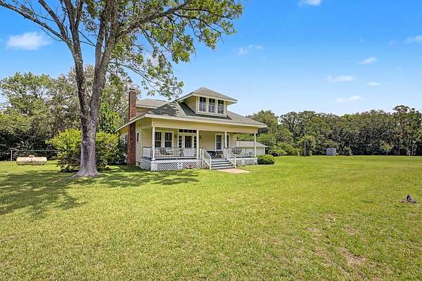 2.48 Acres of Land with Home for Sale in Havana, Florida