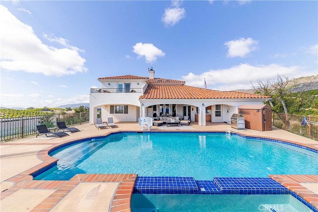 8.86 Acres of Land with Home for Sale in Temecula, California