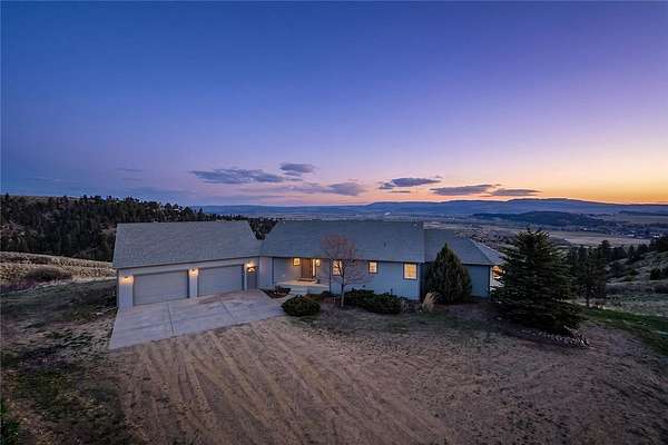 20 Acres of Land with Home for Sale in Joliet, Montana