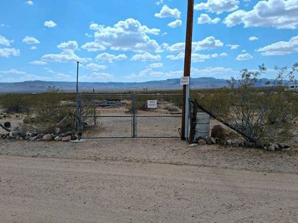 40 Acres of Recreational & Residential Land for Sale in Golden Valley, Arizona