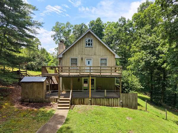 13 Acres of Land with Home for Sale in Ashland City, Tennessee
