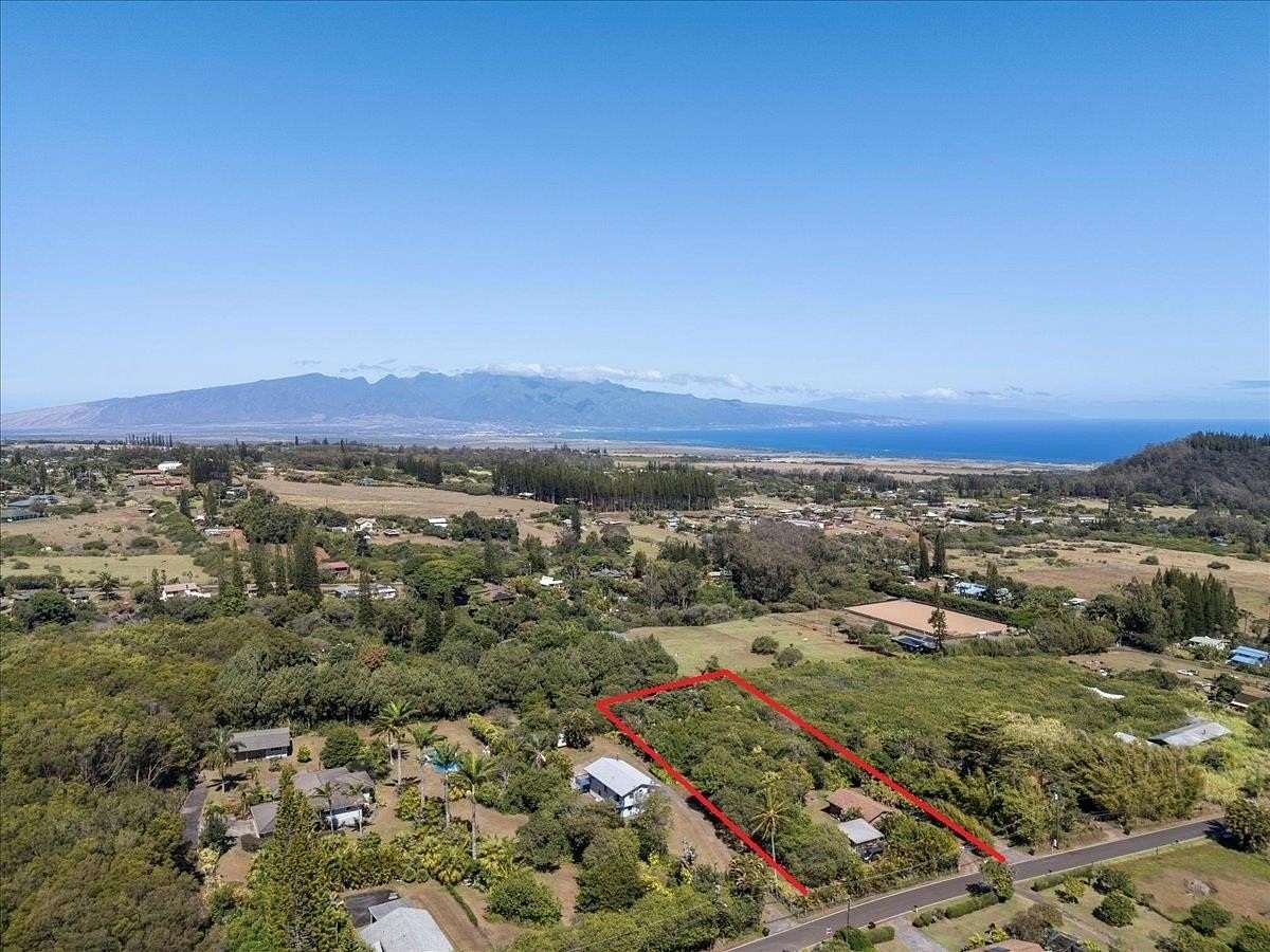 2 Acres of Land with Home for Sale in Haʻikū, Hawaii