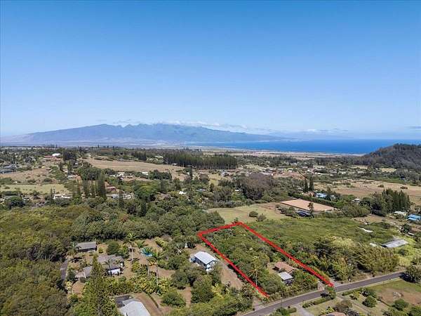 2 Acres of Land with Home for Sale in Haʻikū, Hawaii