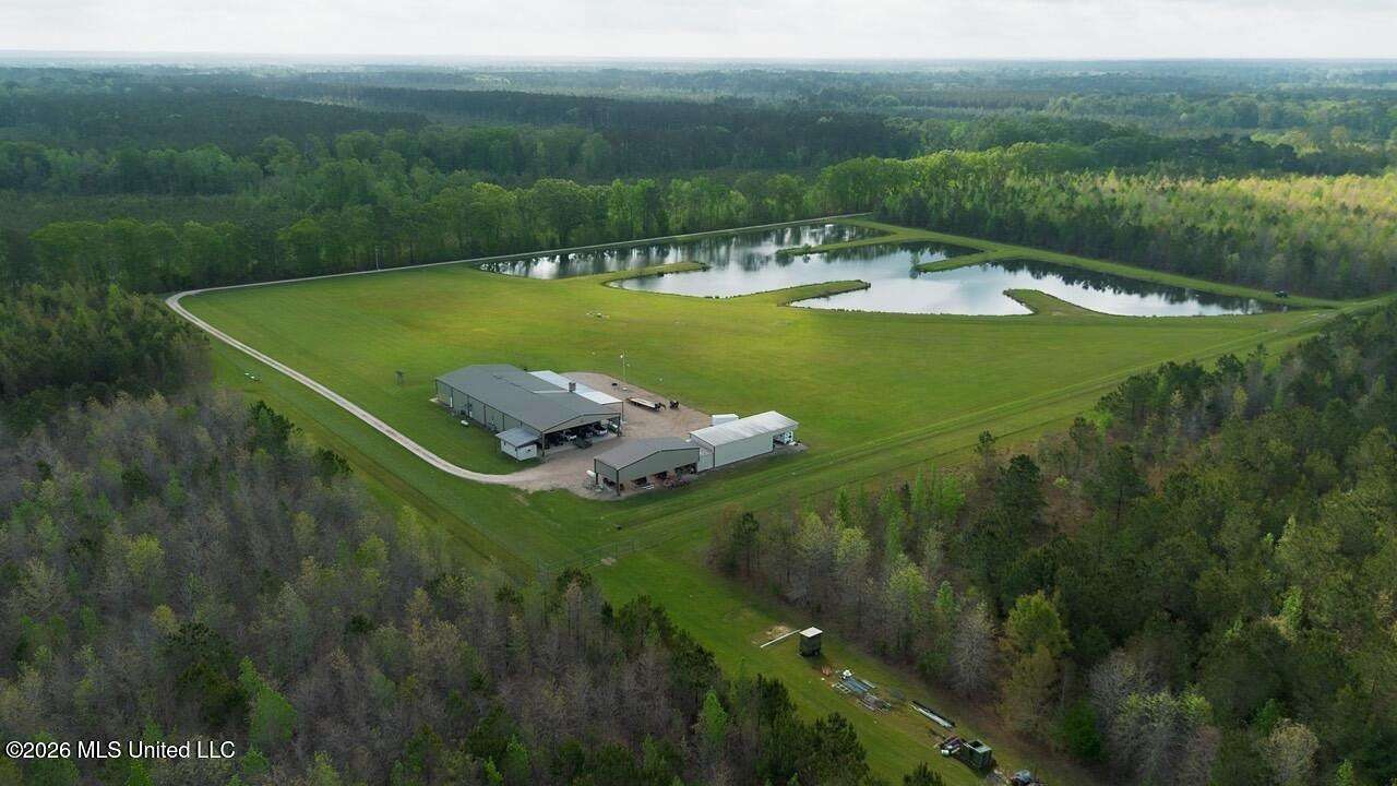 1,116 Acres of Land with Home for Sale in Oakdale, Louisiana