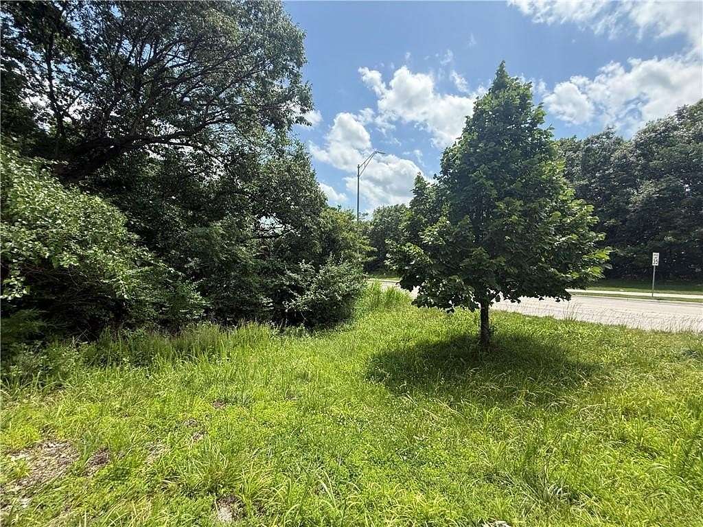 0.84 Acres of Residential Land for Sale in Riverside, Missouri