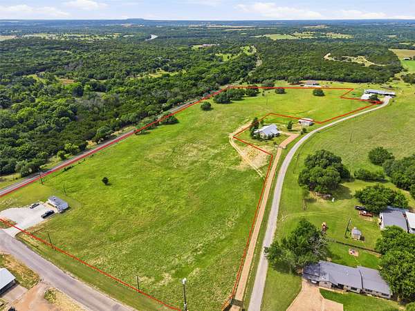 13.6 Acres of Land for Sale in Glen Rose, Texas
