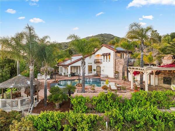 4.79 Acres of Land with Home for Lease in Temecula, California