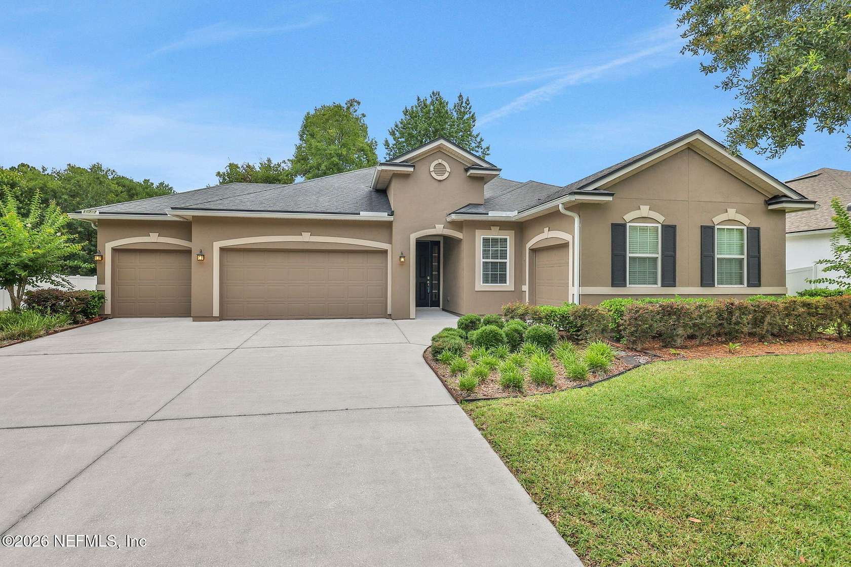 1.75 Acres of Land with Home for Sale in Jacksonville, Florida