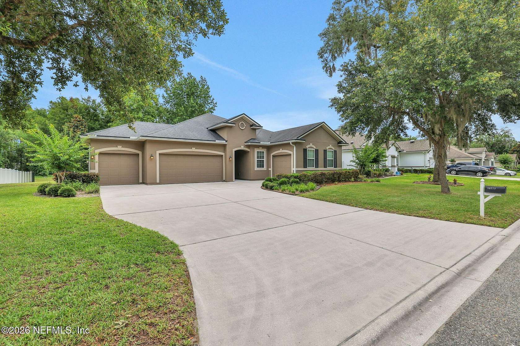 1.75 Acres of Land with Home for Sale in Jacksonville, Florida