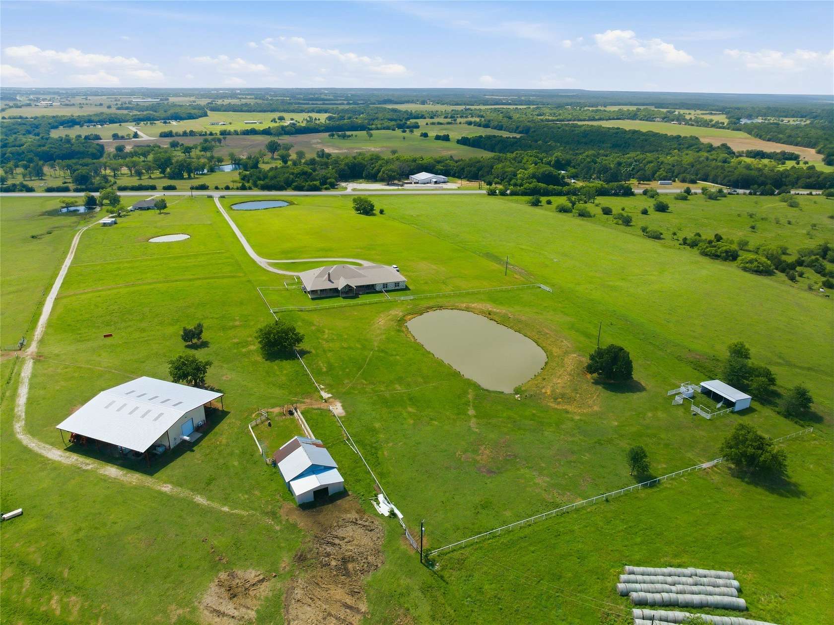 13.5 Acres of Land with Home for Sale in Gordonville, Texas