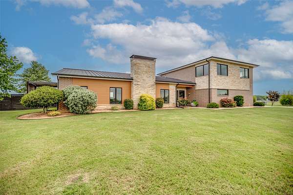 2.5 Acres of Land with Home for Sale in Palmer, Texas
