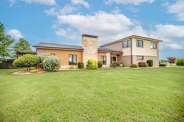 2.5 Acres of Land with Home for Sale in Palmer, Texas