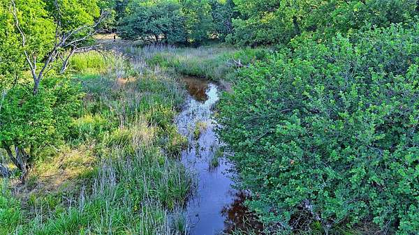25 Acres of Land for Sale in Henrietta, Texas