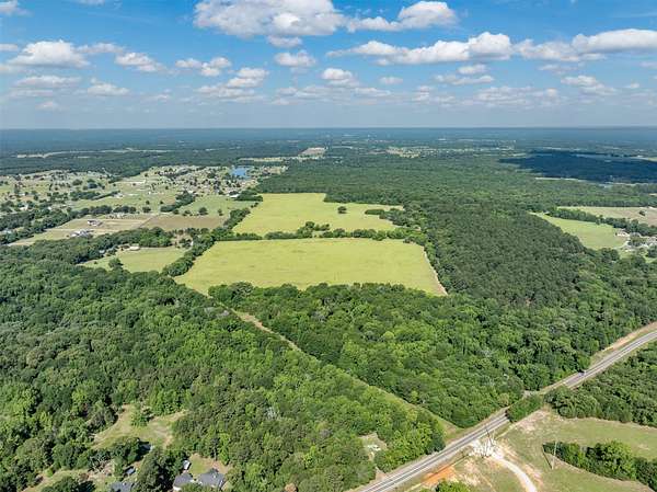 402 Acres of Land for Sale in Lindale, Texas