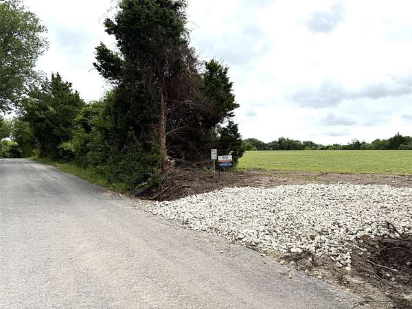 1.5 Acres of Residential Land for Sale in Sherman, Texas