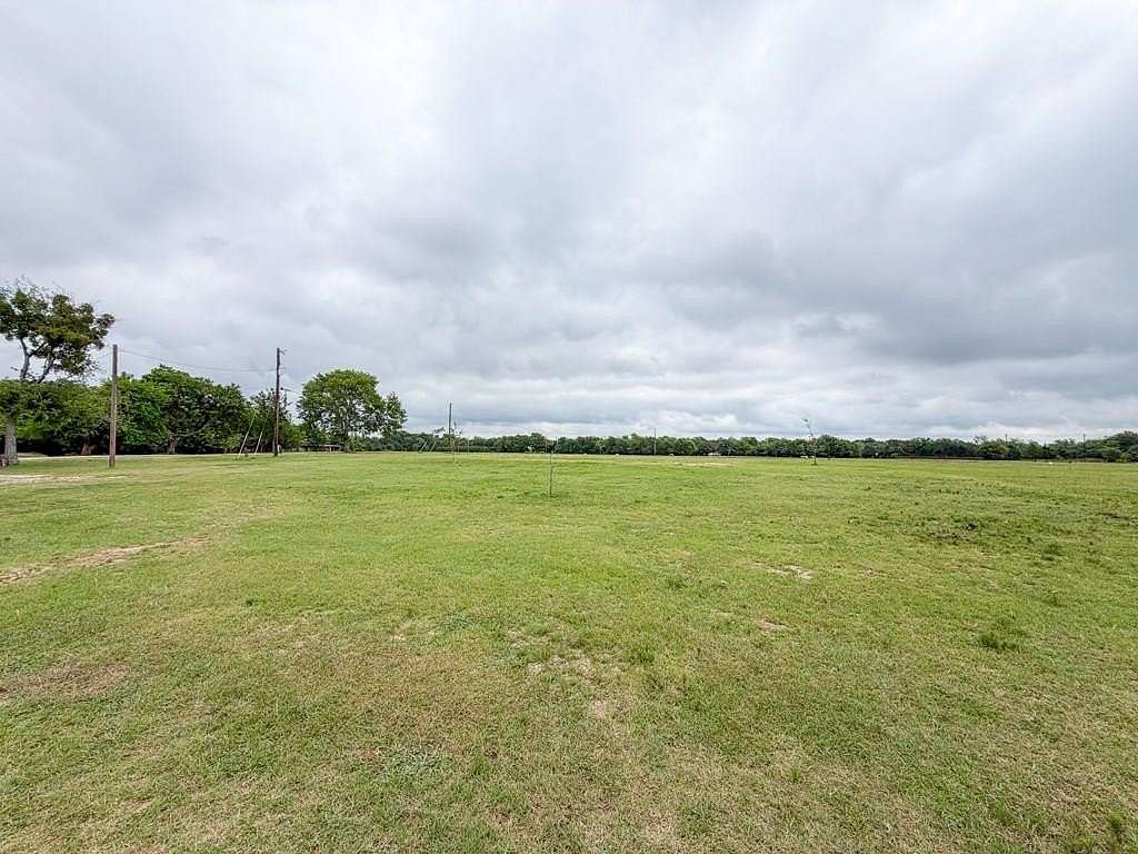 30 Acres of Land with Home for Sale in Lone Oak, Texas