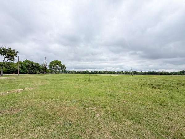 30 Acres of Land with Home for Sale in Lone Oak, Texas