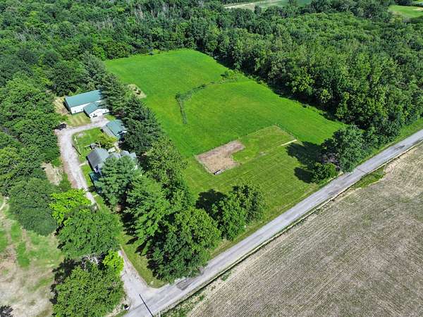 20 Acres of Land with Home for Sale in Geff, Illinois
