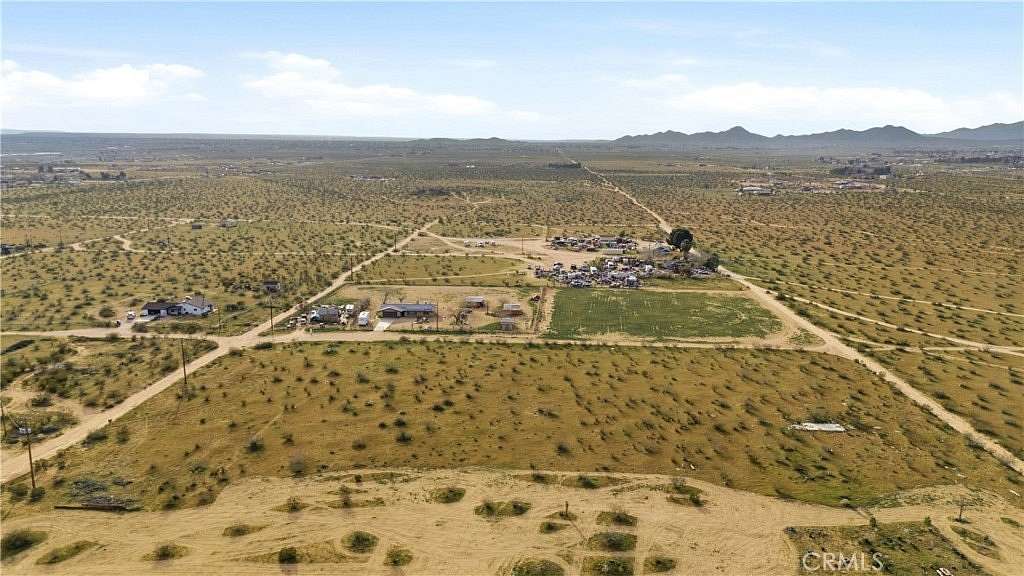 0.88 Acres of Residential Land for Sale in Apple Valley, California