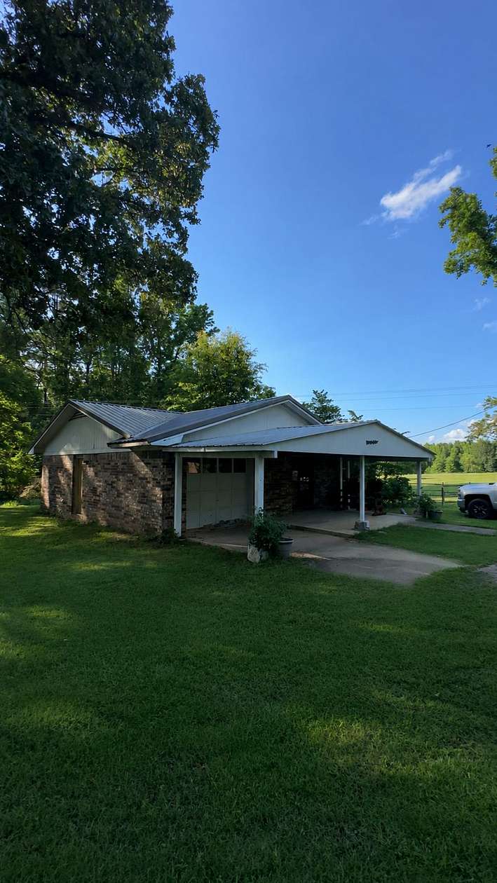 21 Acres of Recreational Land with Home for Sale in Valliant, Oklahoma