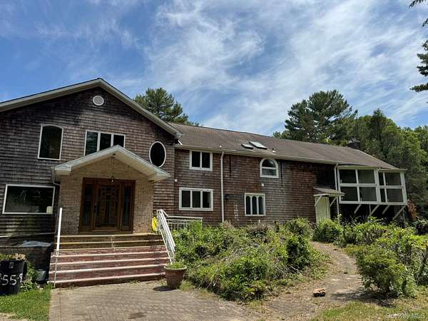 2 Acres of Land with Home for Lease in Huntington Station, New York