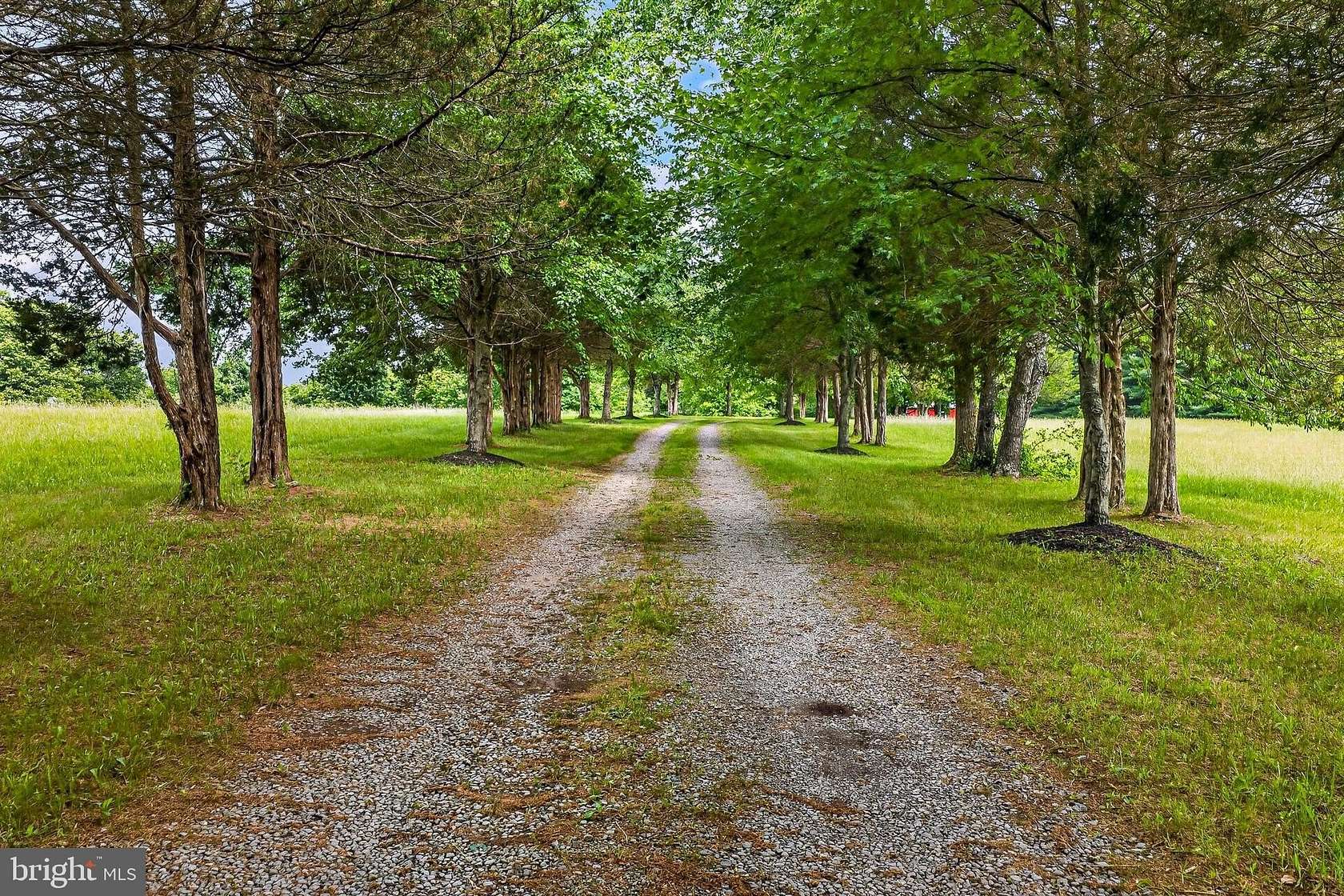 12.7 Acres of Land with Home for Sale in Leesburg, Virginia
