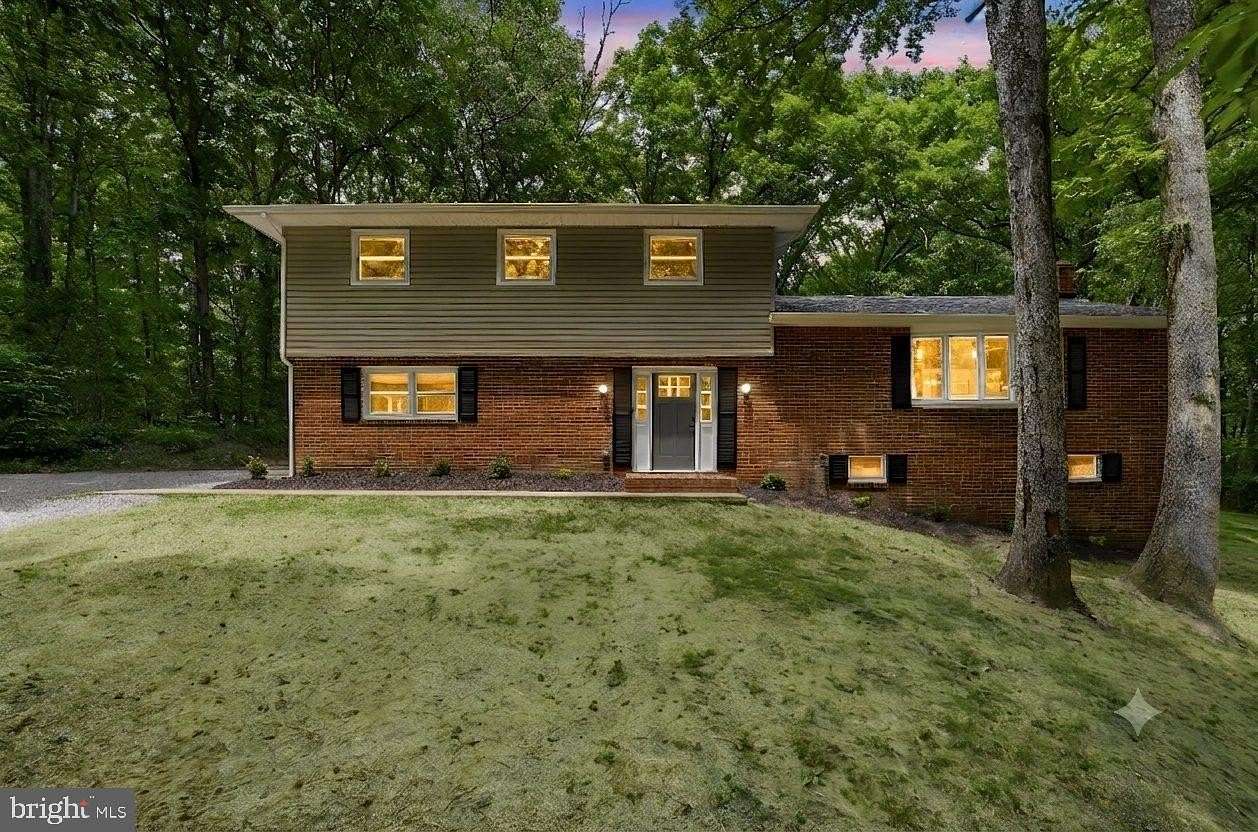 4 Acres of Land with Home for Sale in Fredericksburg, Virginia