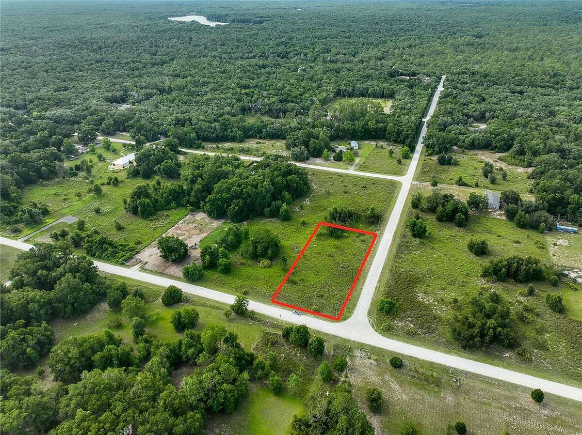 0.98 Acres of Land for Sale in Webster, Florida