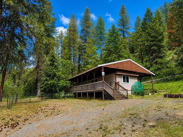 2.79 Acres of Land with Home for Sale in Gifford, Washington