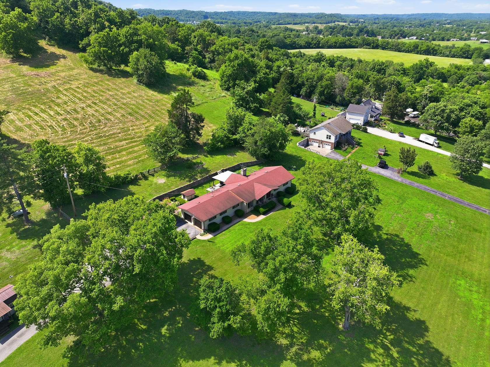12.4 Acres of Land with Home for Sale in Columbia, Tennessee