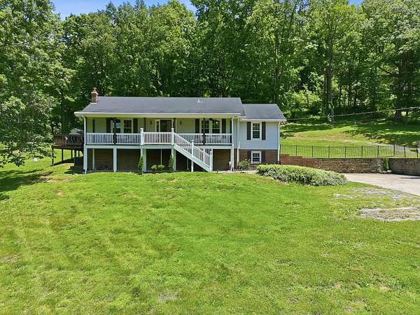 2.8 Acres of Land with Home for Sale in Thompson's Station, Tennessee