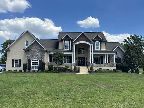5.48 Acres of Land with Home for Sale in Gallatin, Tennessee