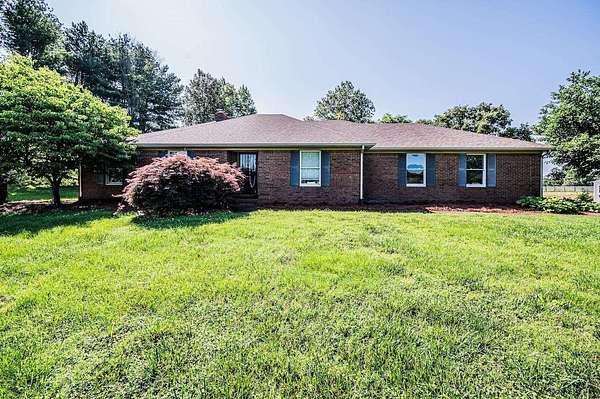 11.8 Acres of Land with Home for Sale in Bowling Green, Kentucky