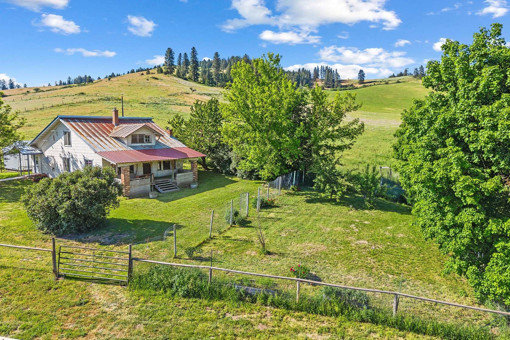 160 Acres of Agricultural Land with Home for Sale in Rice, Washington