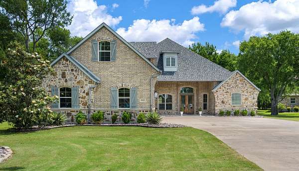 1.7 Acres of Land with Home for Sale in Rockwall, Texas