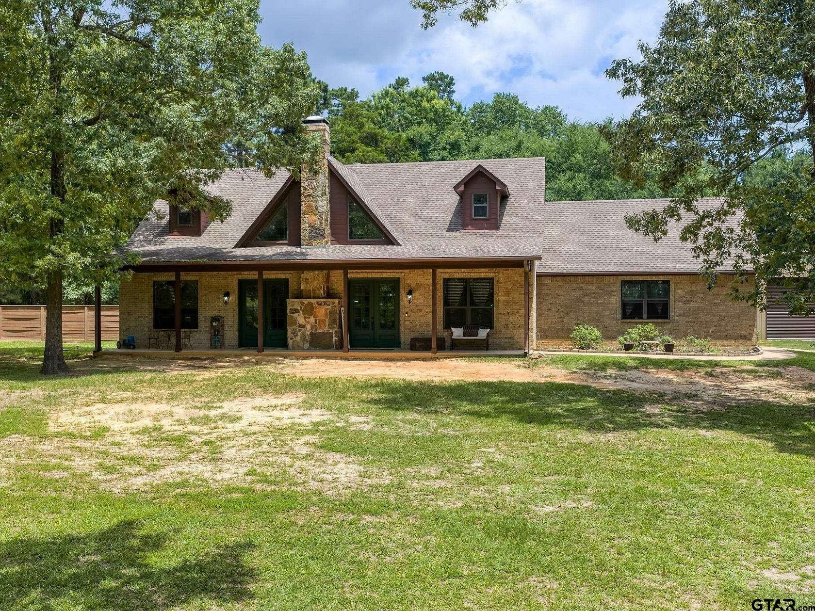 2.5 Acres of Land with Home for Sale in Flint, Texas
