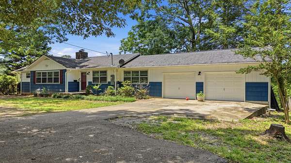 6 Acres of Land with Home for Sale in Hixson, Tennessee