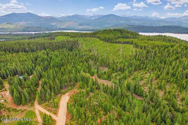 5 Acres of Residential Land for Sale in Nordman, Idaho