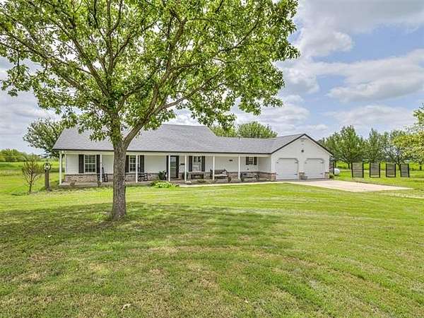 12.4 Acres of Land with Home for Sale in Skiatook, Oklahoma