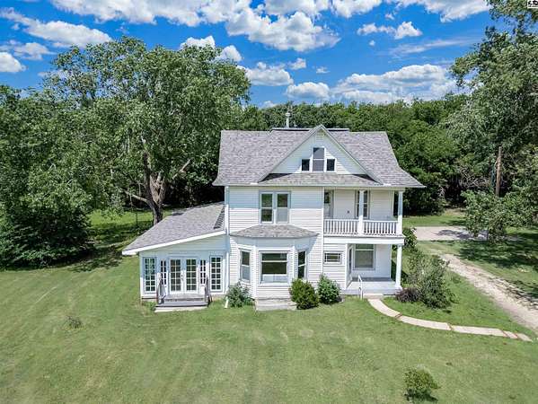 7 Acres of Land with Home for Sale in Haven, Kansas