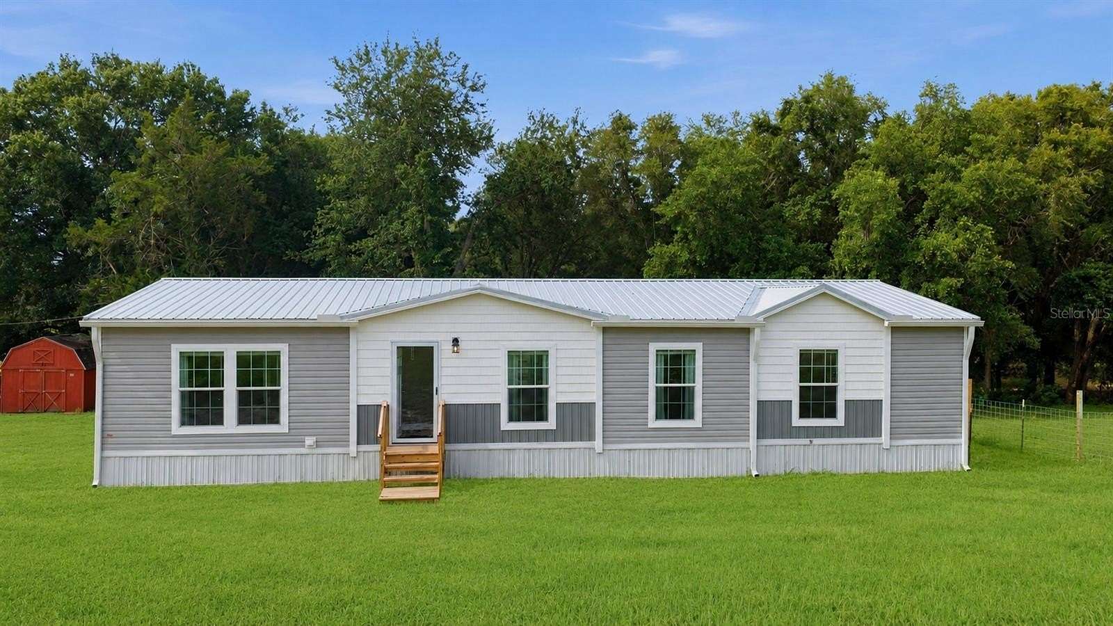 3 Acres of Land with Home for Sale in Weirsdale, Florida