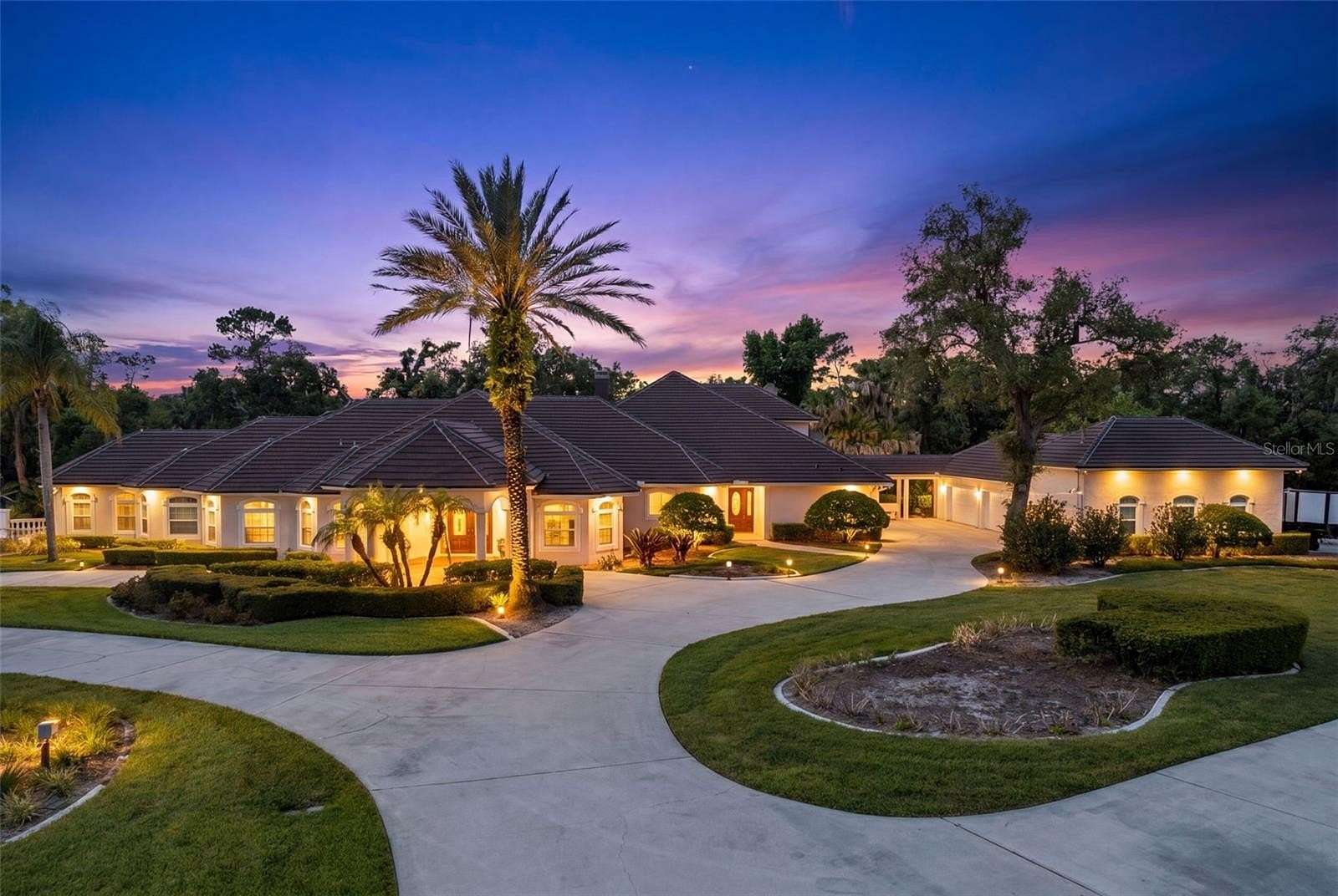 2.4 Acres of Land with Home for Sale in Longwood, Florida