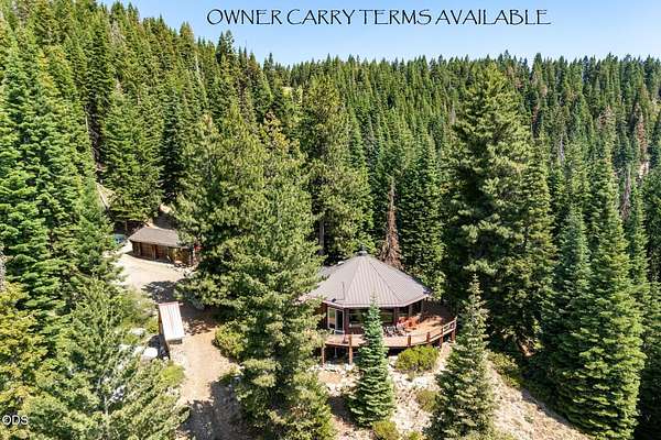 122 Acres of Recreational Land with Home for Sale in Ashland, Oregon