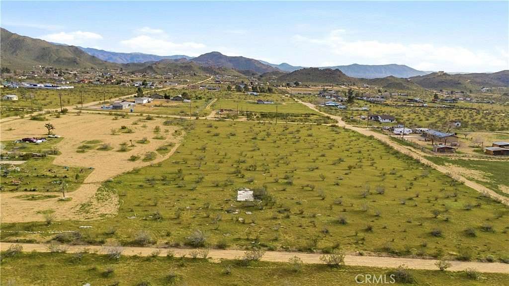 0.91 Acres of Residential Land for Sale in Apple Valley, California